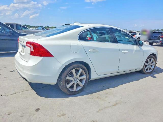 Photo 3 from auction – 2016 VOLVO S60 with VIN YV126MFK3G2411828