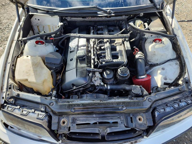 Photo 11 from auction – 2001 BMW 325 with VIN WBAAV33451FV02116