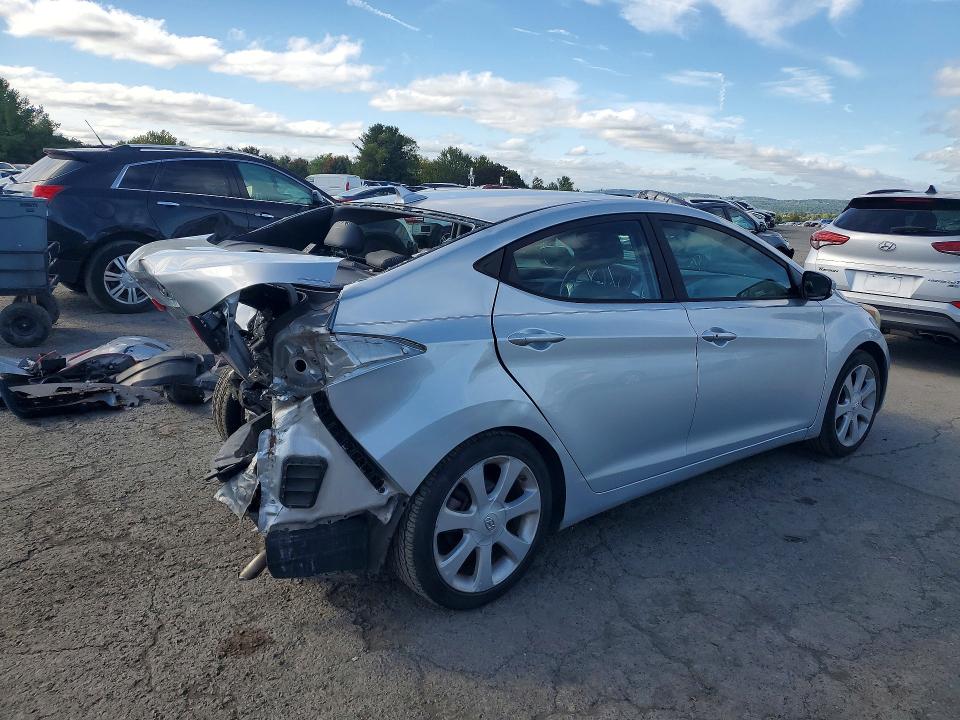 Снимка 3 от търг – 2013 HYUNDAI ELANTRA с VIN 5NPDH4AE4DH261281