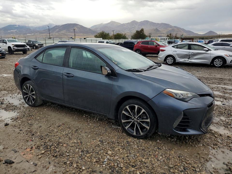 Снимка 4 от търг – 2018 TOYOTA COROLLA с VIN 5YFBURHE2JP786845