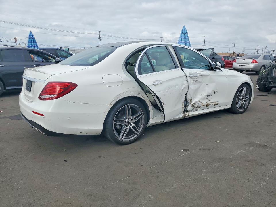 Photo 3 from auction – 2019 MERCEDES-BENZ E with VIN WDDZF4JB4KA628515