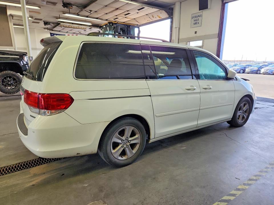 Photo 3 from auction – 2010 HONDA ODYSSEY with VIN 5FNRL3H92AB074736