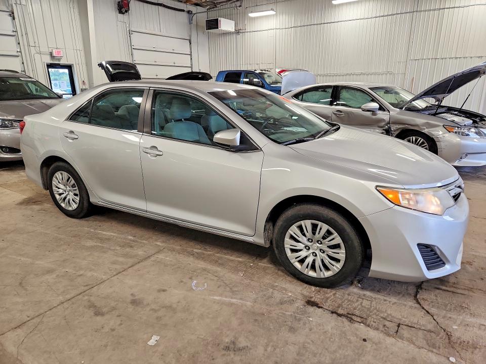 Снимка 4 от търг – 2013 TOYOTA CAMRY с VIN 4T4BF1FK3DR306325