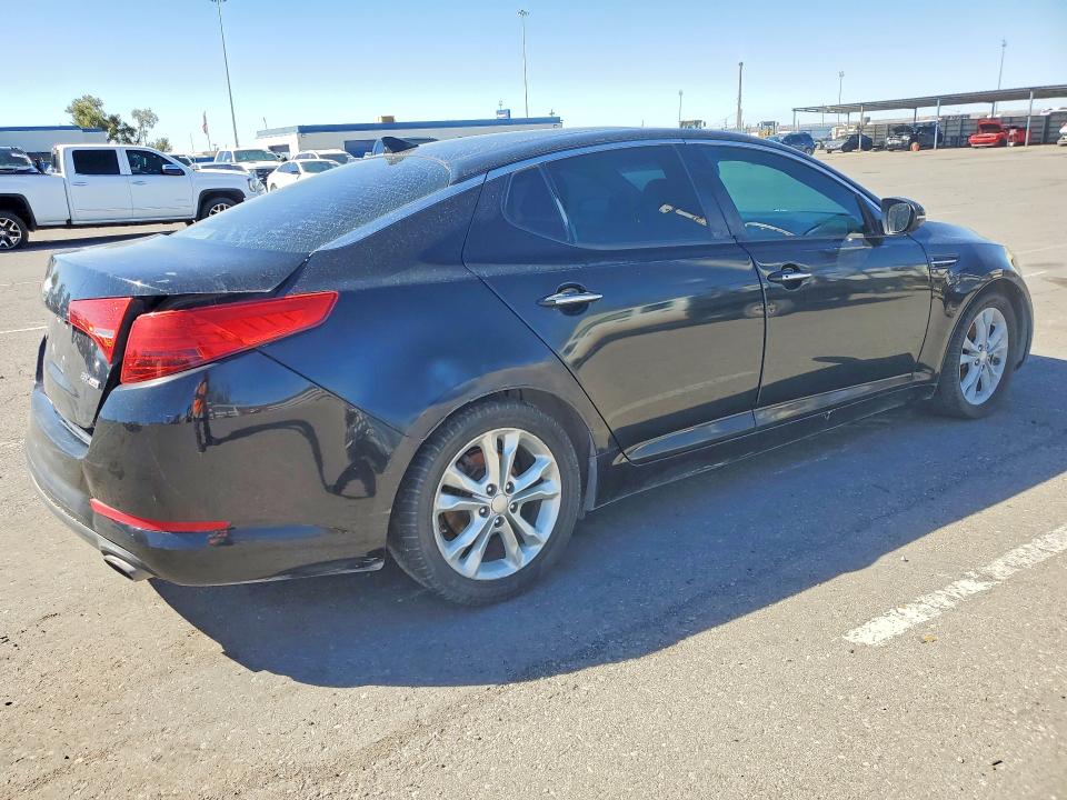 Снимка 3 от търг – 2013 KIA OPTIMA с VIN 5XXGN4A75DG232231