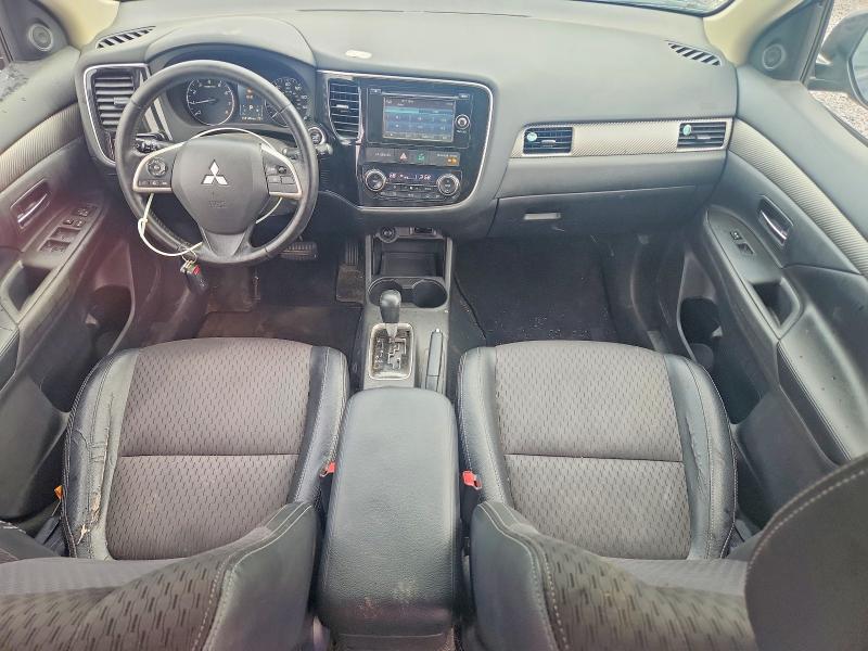 Photo 8 from auction – 2015 MITSUBISHI OUTLANDER with VIN JA4AZ3A30FZ010501