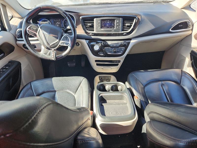 Photo 8 from auction – 2017 CHRYSLER PACIFICA with VIN 2C4RC1BG6HR667400