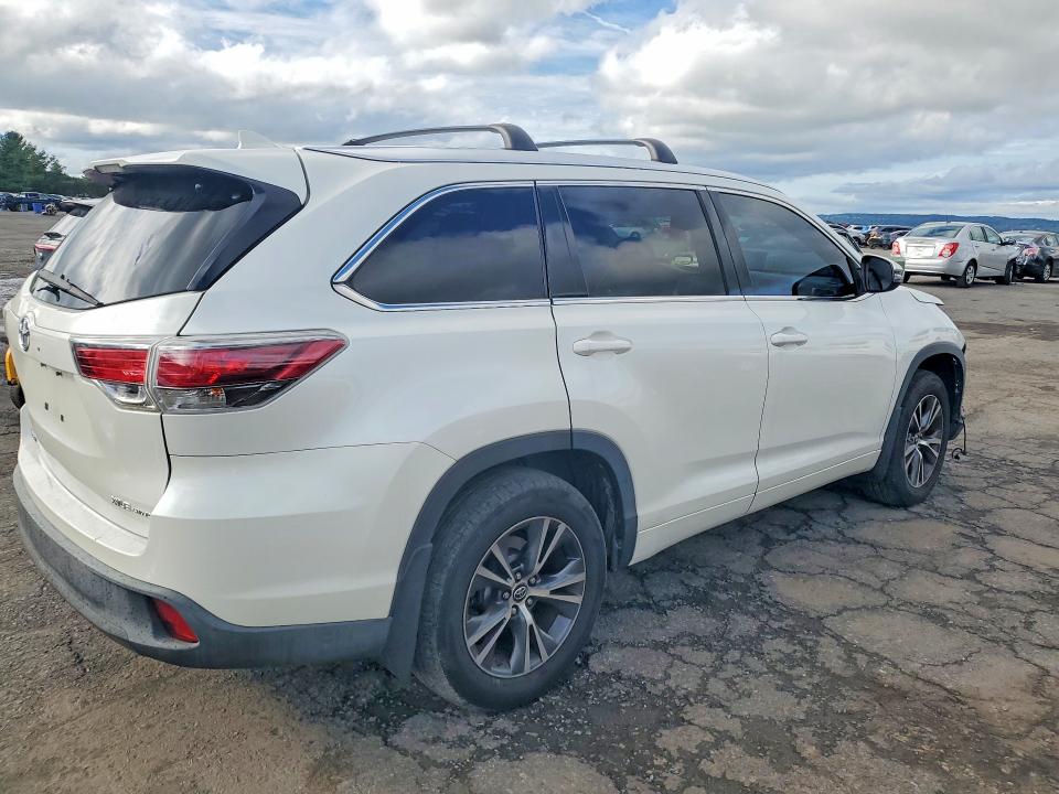 صورة رقم 3 من المزاد - 2016 TOYOTA HIGHLANDER مع VIN 5TDJKRFH0GS353295