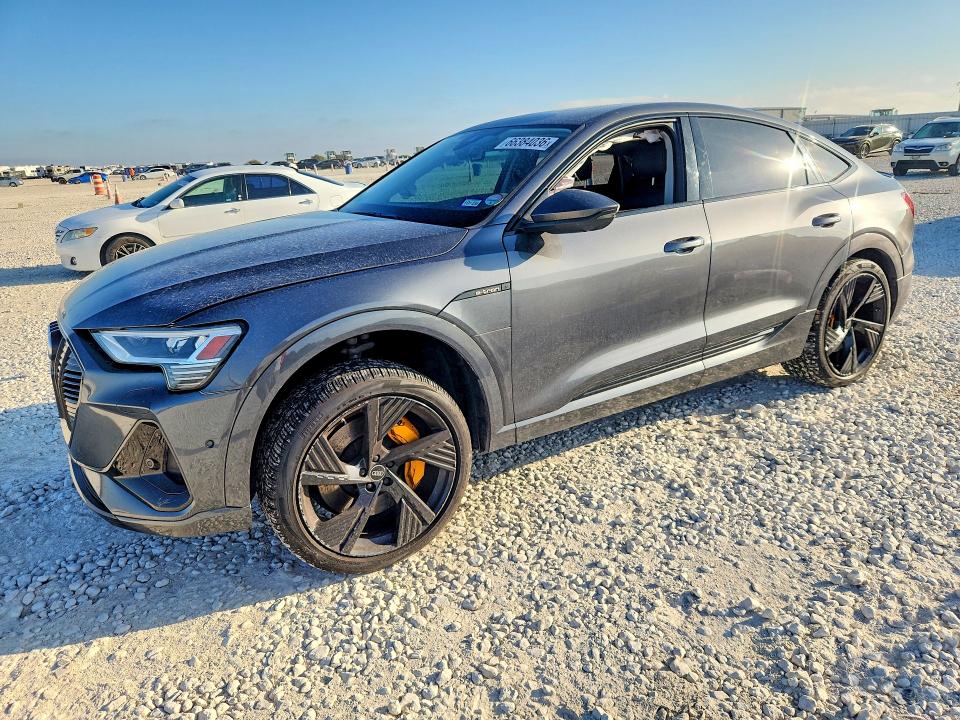 Foto 1 de la subasta – 2022 AUDI E-TRON con VIN WA13AAGE2NB022136
