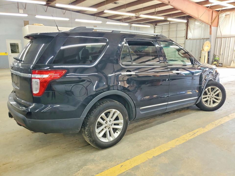 Photo 3 from auction – 2011 FORD EXPLORER with VIN 1FMHK7D84BGA81953