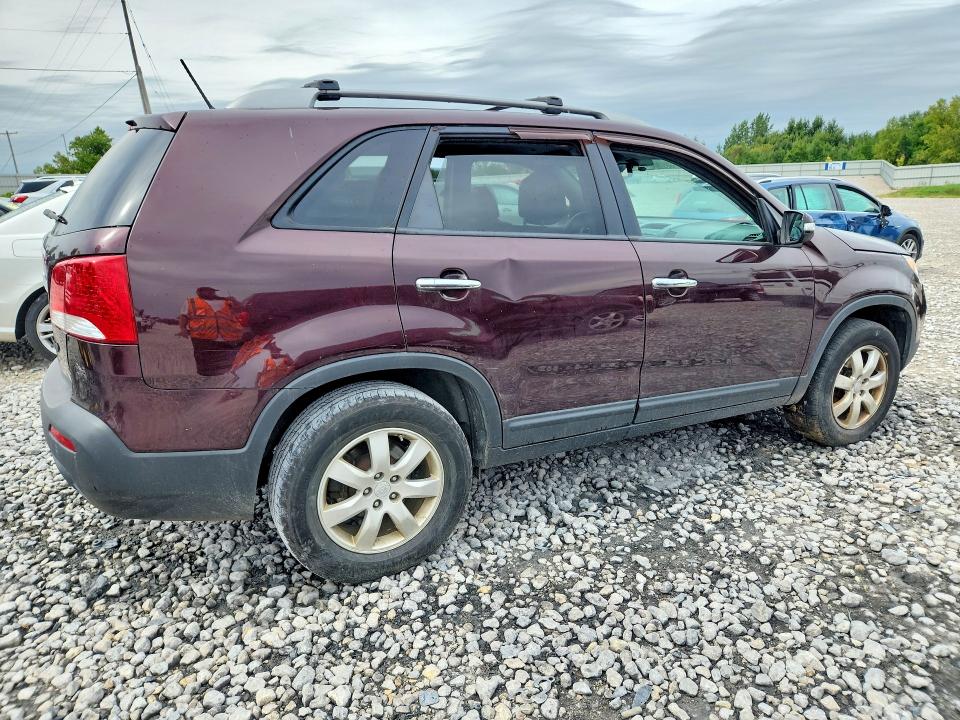 Photo 3 from auction – 2011 KIA SORENTO with VIN 5XYKT4A11BG174607