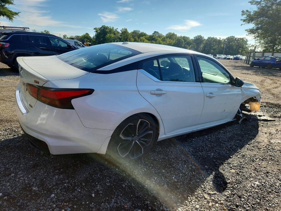 Photo 3 from auction – 2023 NISSAN ALTIMA with VIN 1N4BL4CW2PN361692