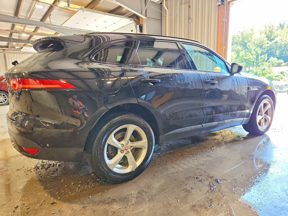 Photo 3 from auction – 2019 JAGUAR F-PACE with VIN SADCJ2FX1KA395205