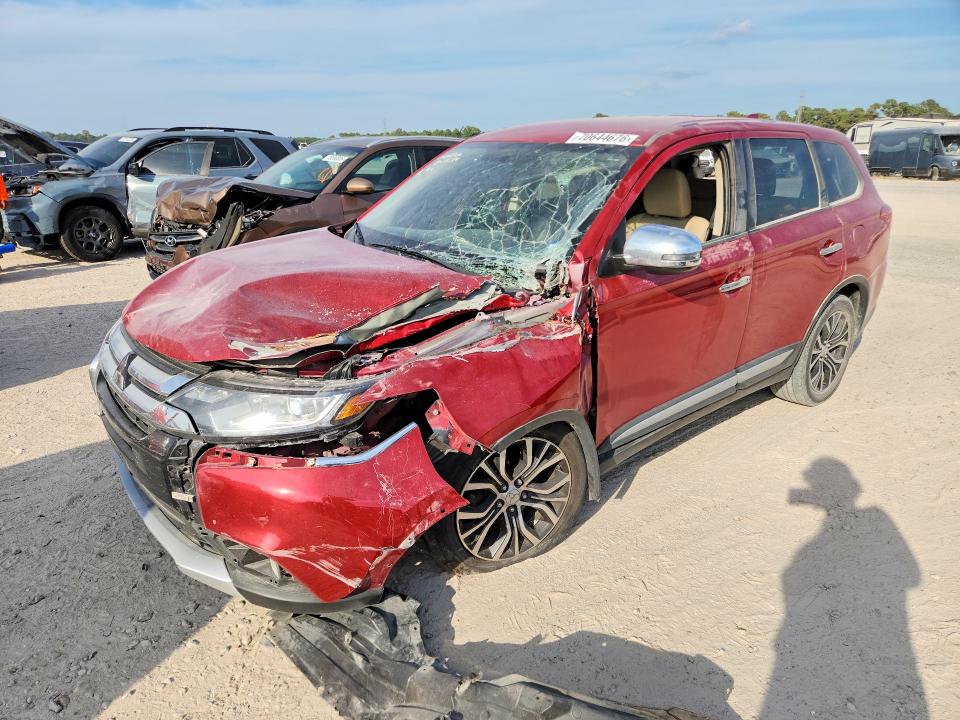 MITSUBISHI OUTLANDER 2018 с VIN JA4AD3A38JZ060991 - Снимка от търг
