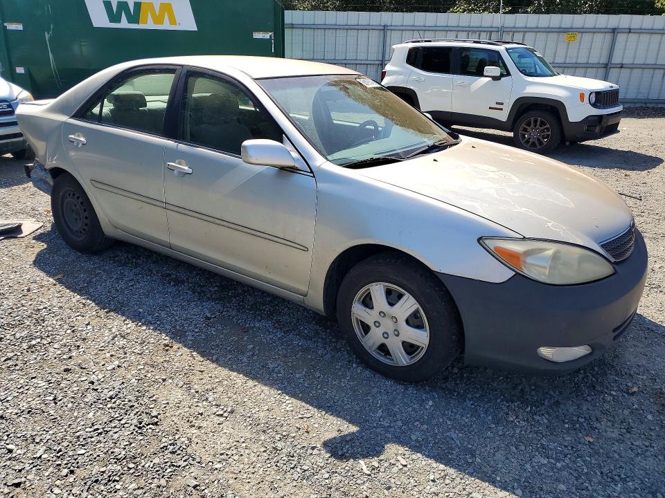 Снимка 4 от търг – 2002 TOYOTA CAMRY с VIN JTDBE32K020084608