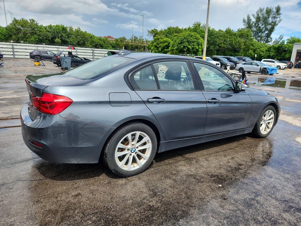 Foto 3 de la subasta – 2016 BMW 320 con VIN WBA8E5G51GNU20511