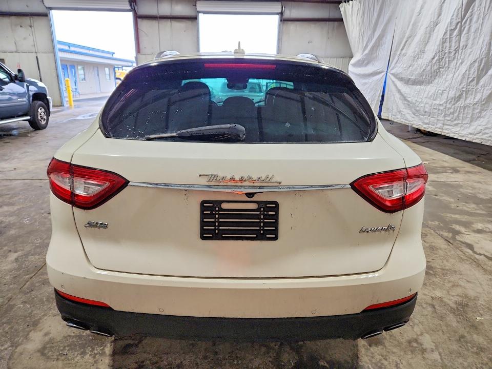 Photo 6 from auction – 2017 MASERATI LEVANTE with VIN ZN661YUA0HX262918