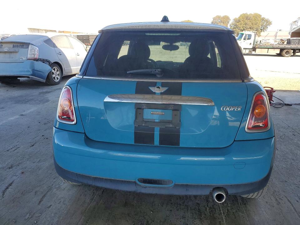Zdjęcie 6 z aukcji – 2008 MINI COOPER z VIN WMWMF33578TU67805