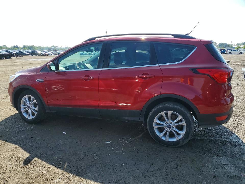 Photo 2 from auction – 2019 FORD ESCAPE with VIN 1FMCU9HD6KUC12650