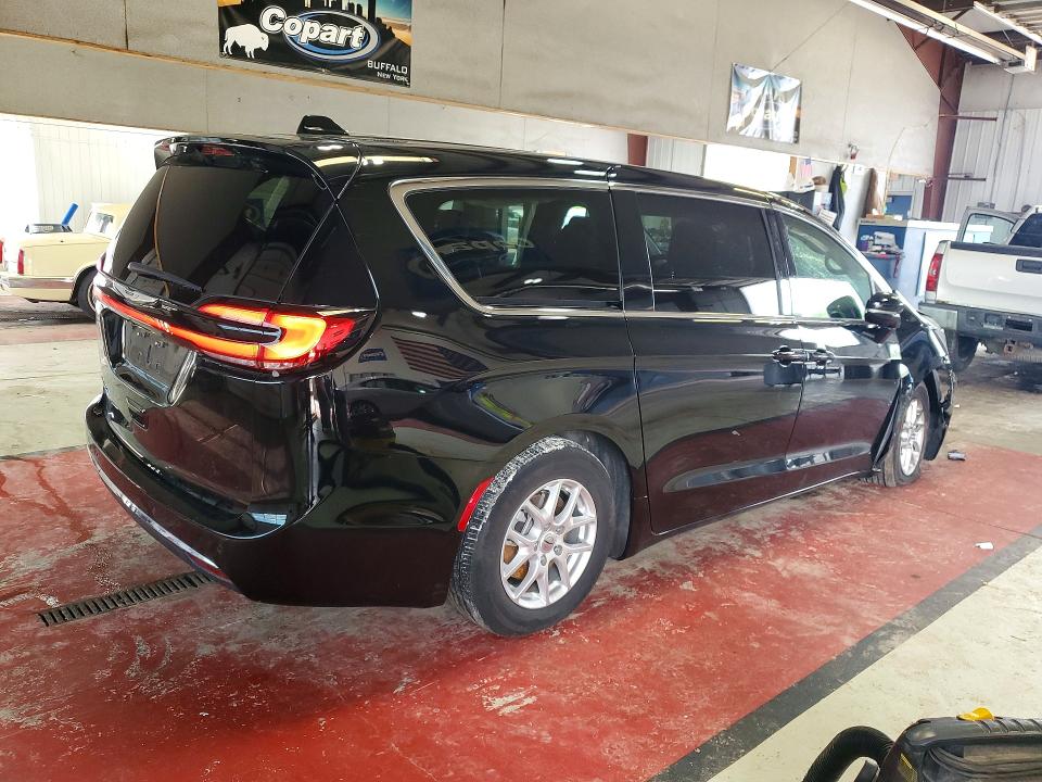 Photo 3 from auction – 2025 CHRYSLER PACIFICA with VIN 2C4RC1BG9SR554161