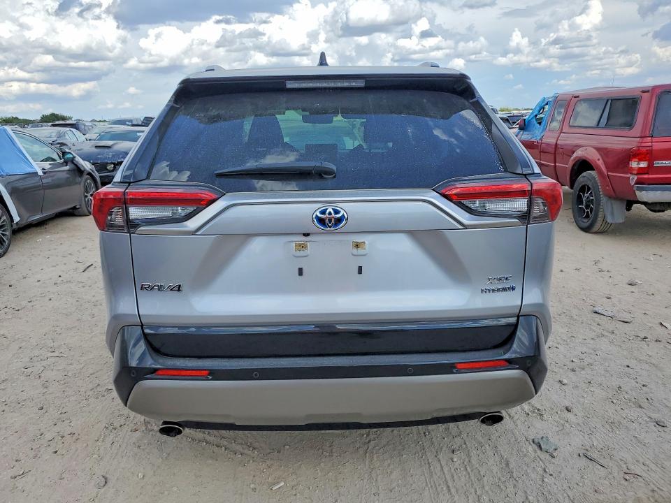 Photo 6 from auction – 2022 TOYOTA RAV4 with VIN JTME6RFV0NJ017779
