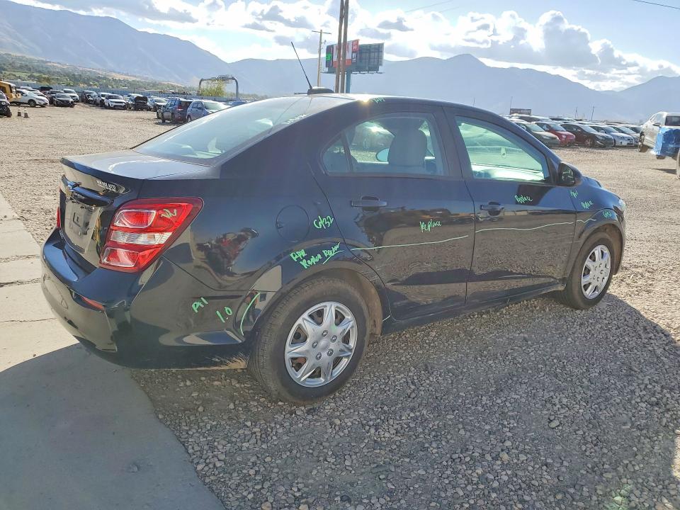 Photo 3 from auction – 2018 CHEVROLET SONIC with VIN 1G1JB5SH6J4123187