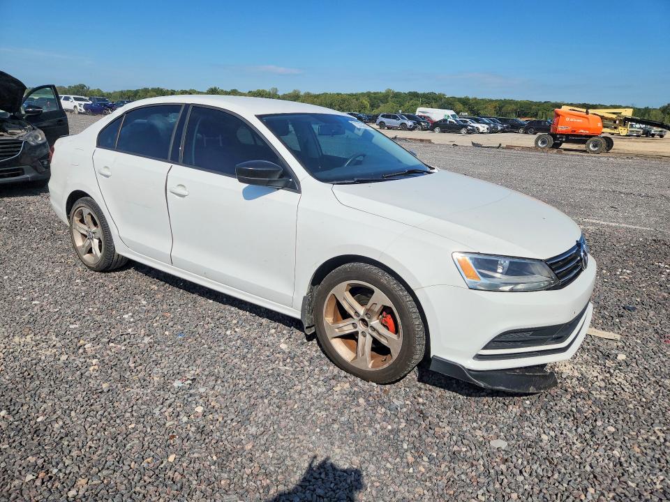 Снимка 4 от търг – 2016 VOLKSWAGEN JETTA с VIN 3VW167AJ3GM326351