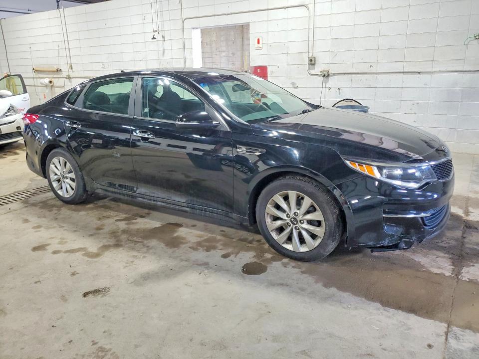 Photo 4 from auction – 2018 KIA OPTIMA with VIN 5XXGT4L36JG258042