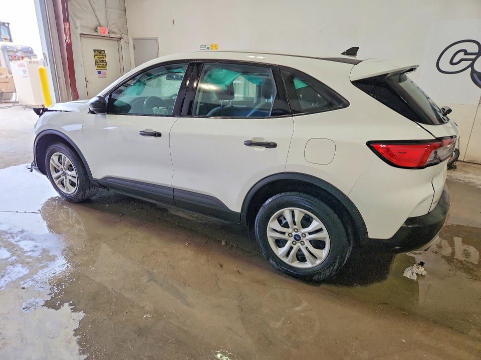 Photo 2 from auction – 2022 FORD ESCAPE with VIN 1FMCU0F63NUB32775