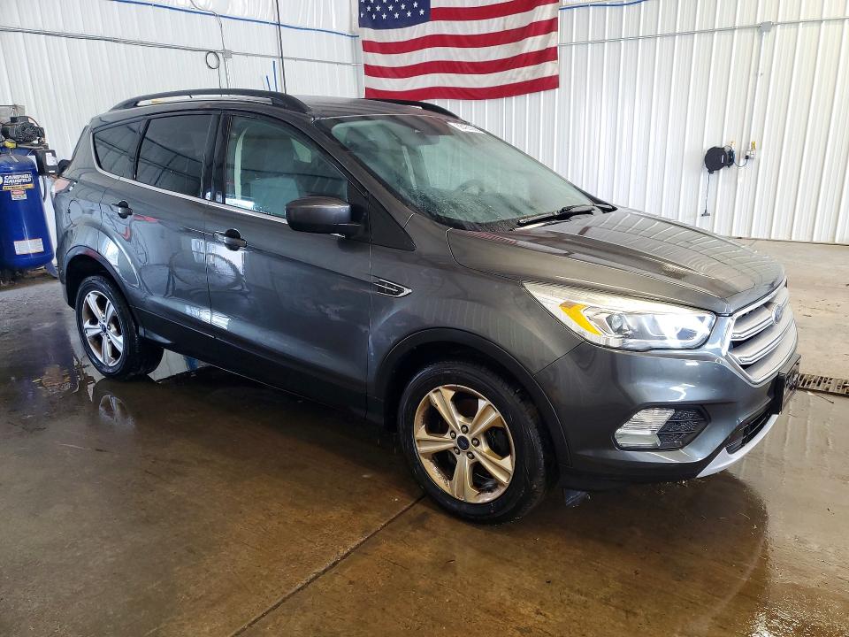 Photo 4 from auction – 2017 FORD ESCAPE with VIN 1FMCU0GD3HUB58052