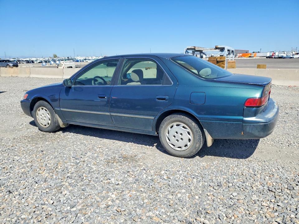 Снимка 2 от търг – 1998 TOYOTA CAMRY с VIN JT2BG28K3W0213595