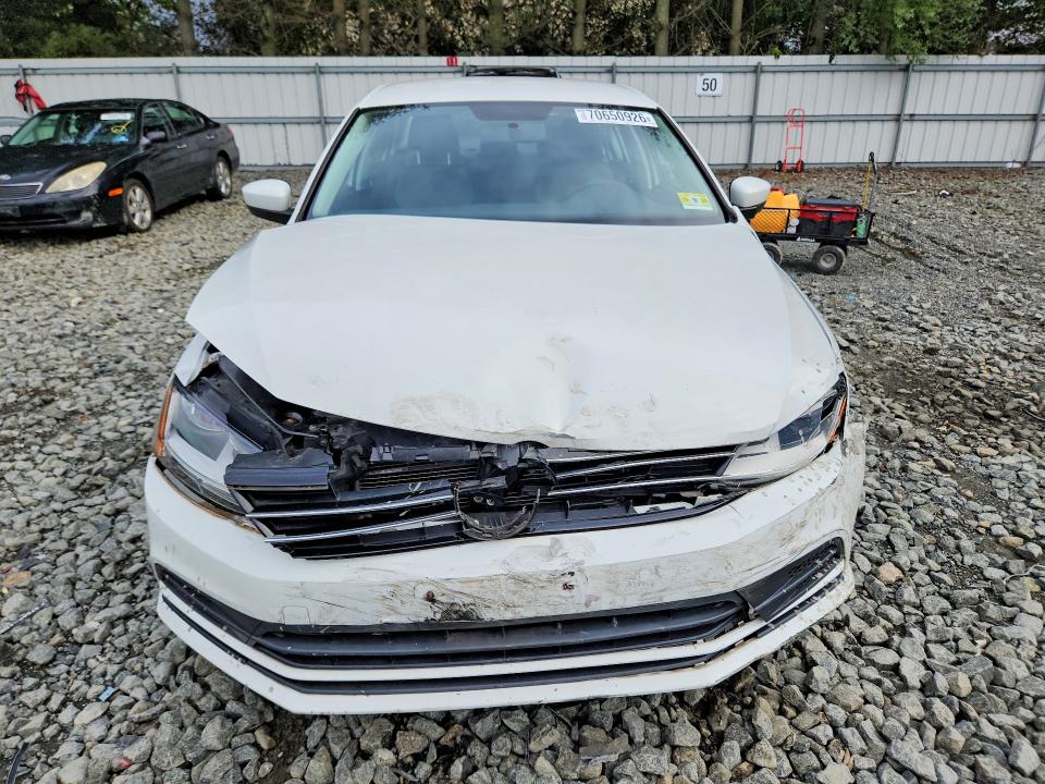 Снимка 5 от търг – 2017 VOLKSWAGEN JETTA с VIN 3VW2B7AJ5HM400726