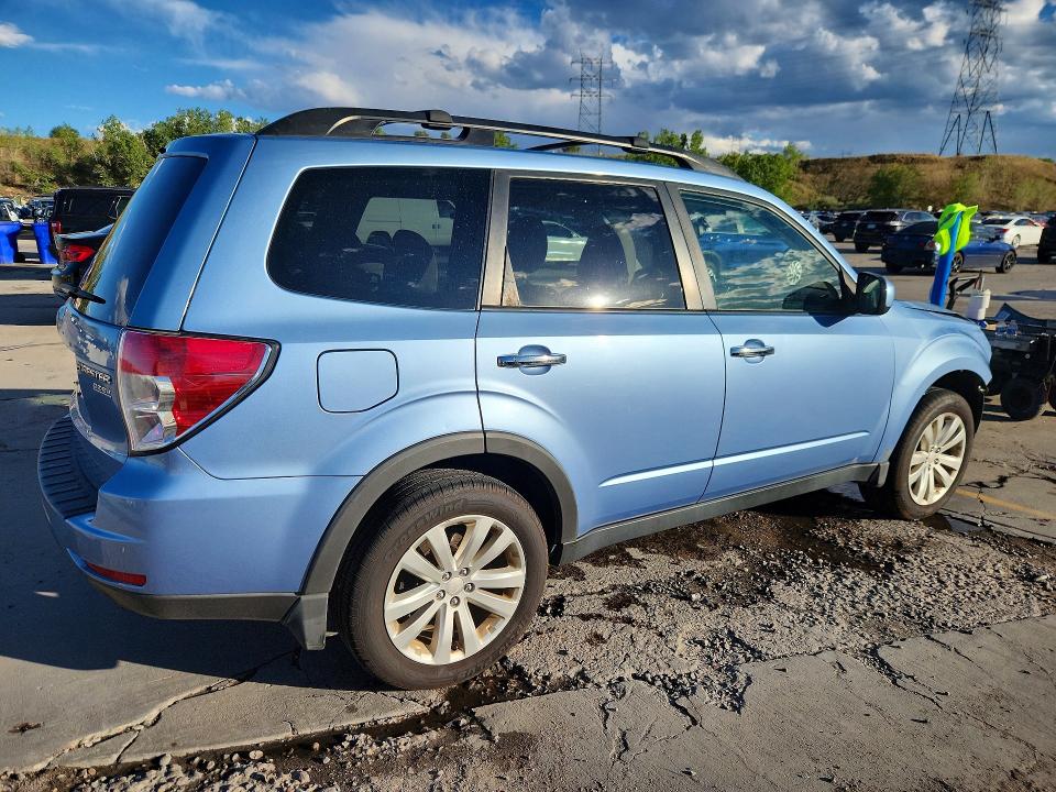 Photo 3 from auction – 2011 SUBARU FORESTER with VIN JF2SHADC4BH704137