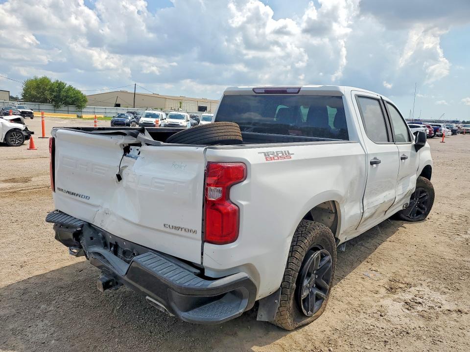 Photo 3 from auction – 2021 CHEVROLET SILVERADO with VIN 1GCPYCEF4MZ232964