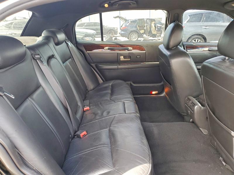Photo 10 from auction – 2008 LINCOLN TOWN CAR with VIN 2LNHM85V48X639596