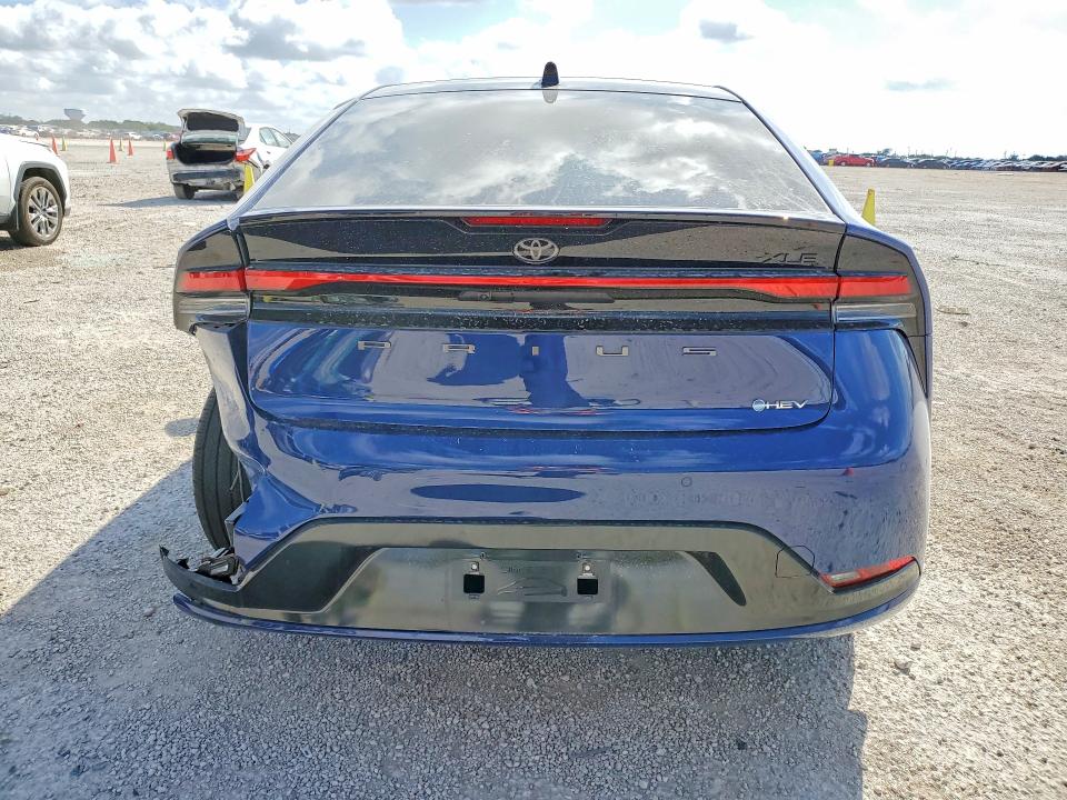 Photo 6 from auction – 2026 TOYOTA PRIUS with VIN JTDACAAU8T3073557