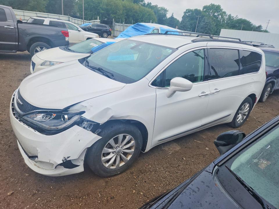 CHRYSLER PACIFICA 2017 с VIN 2C4RC1BG3HR739458 - Снимка от търг