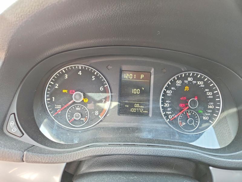 Photo 9 from auction – 2015 VOLKSWAGEN PASSAT with VIN 1VWAT7A31FC034739