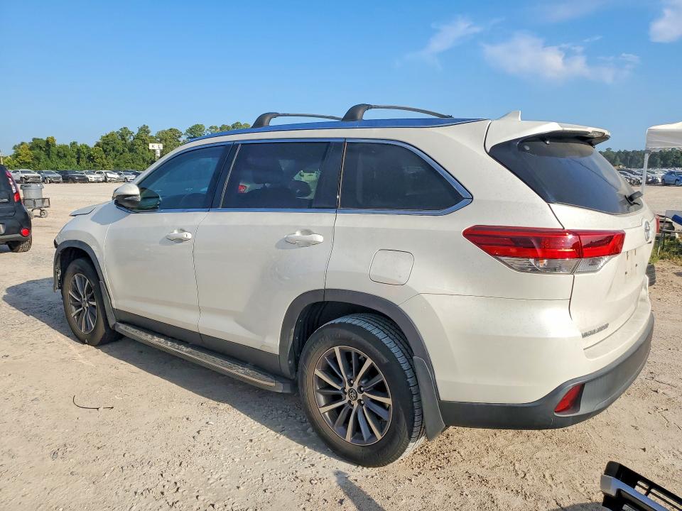 Photo 2 from auction – 2019 TOYOTA HIGHLANDER with VIN 5TDKZRFH0KS565235