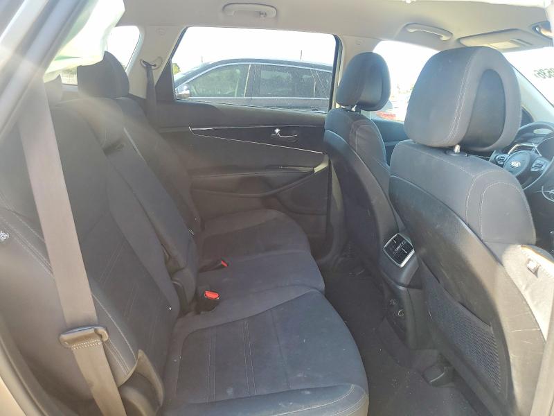 Photo 10 from auction – 2016 KIA SORENTO with VIN 5XYPG4A53GG110508