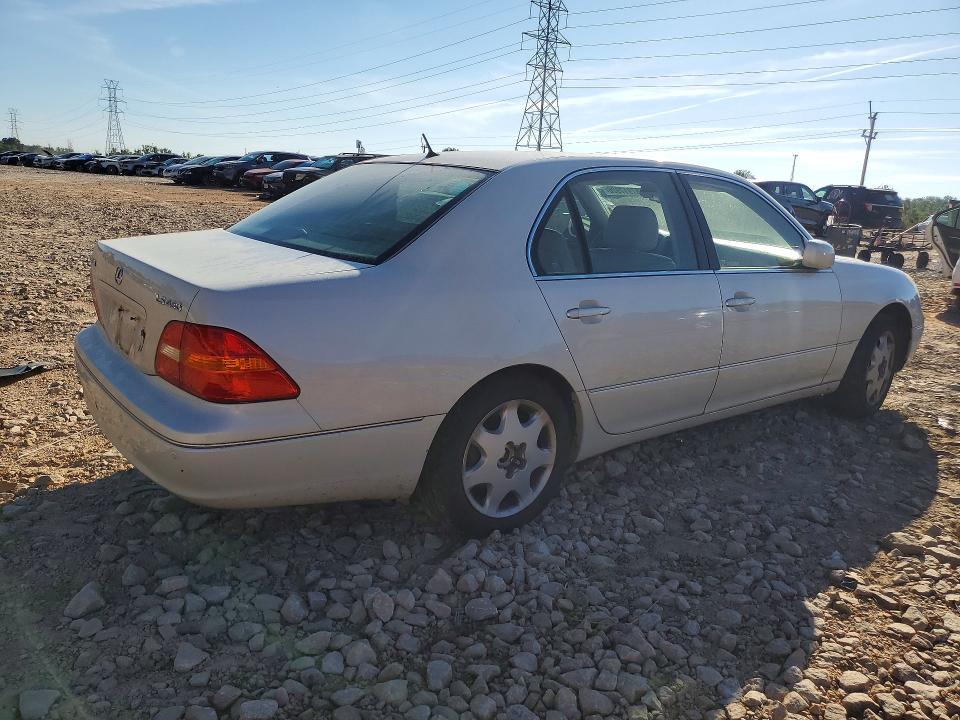 Zdjęcie 3 z aukcji – 2003 LEXUS LS z VIN JTHBN30FX30117264