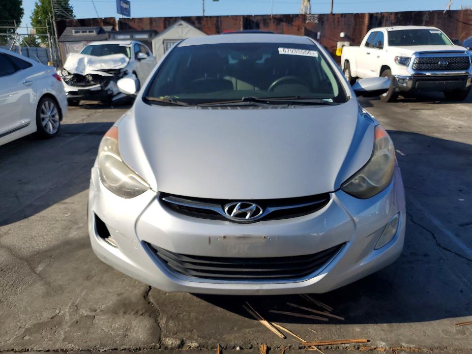 Photo 5 from auction – 2013 HYUNDAI ELANTRA with VIN KMHDH4AE2DU750876