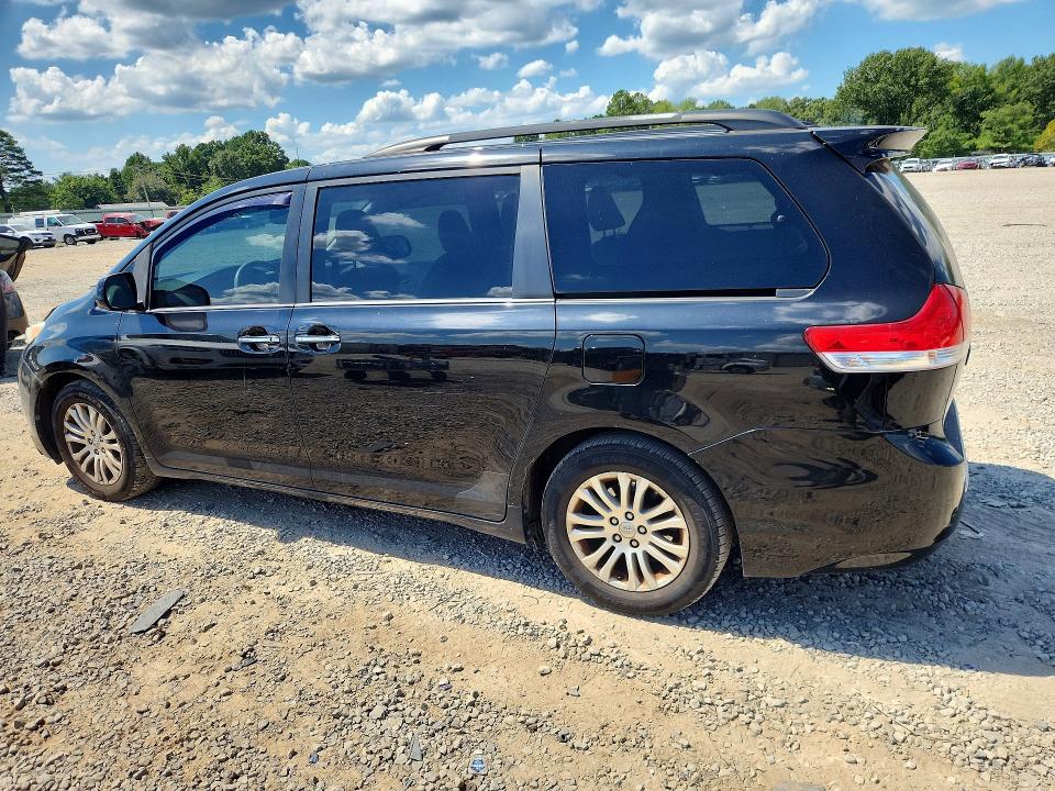 Photo 2 from auction – 2013 TOYOTA SIENNA with VIN 5TDYK3DC4DS344534
