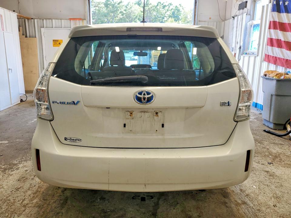 Photo 6 from auction – 2013 TOYOTA PRIUS V with VIN JTDZN3EU4D3288552