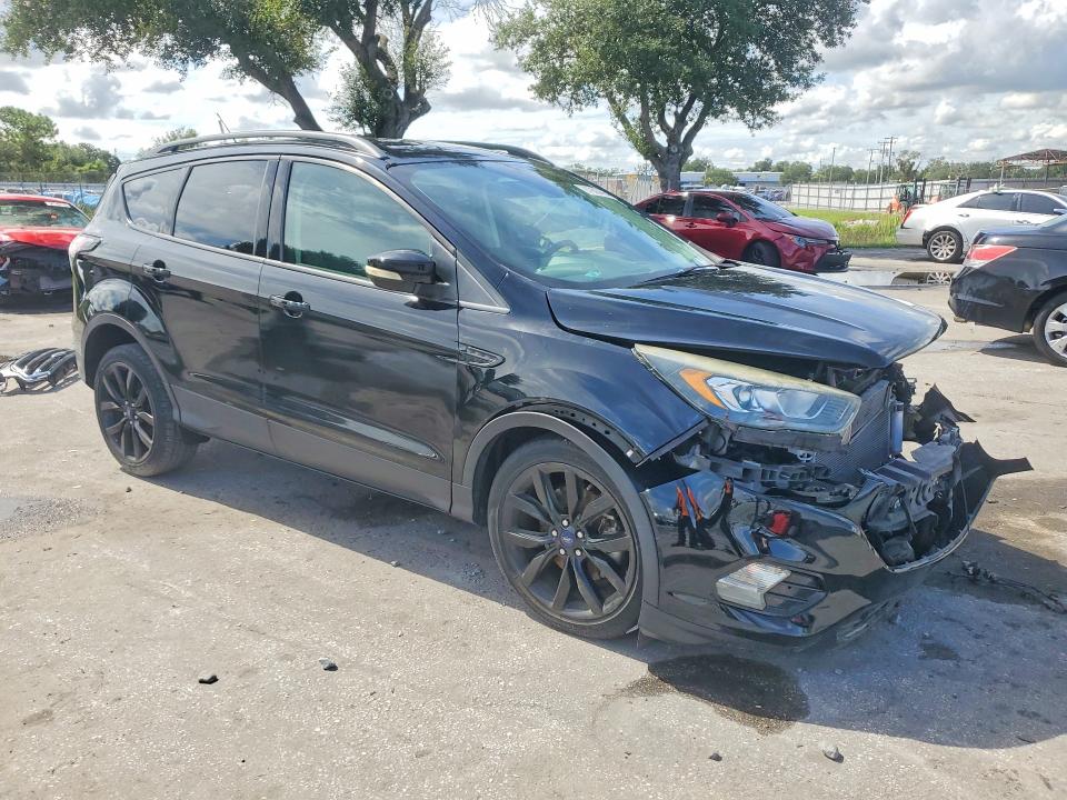 Снимка 4 от търг – 2017 FORD ESCAPE с VIN 1FMCU0J90HUE86128