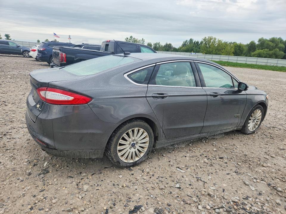 Снимка 3 от търг – 2016 FORD FUSION с VIN 3FA6P0PU4GR336040
