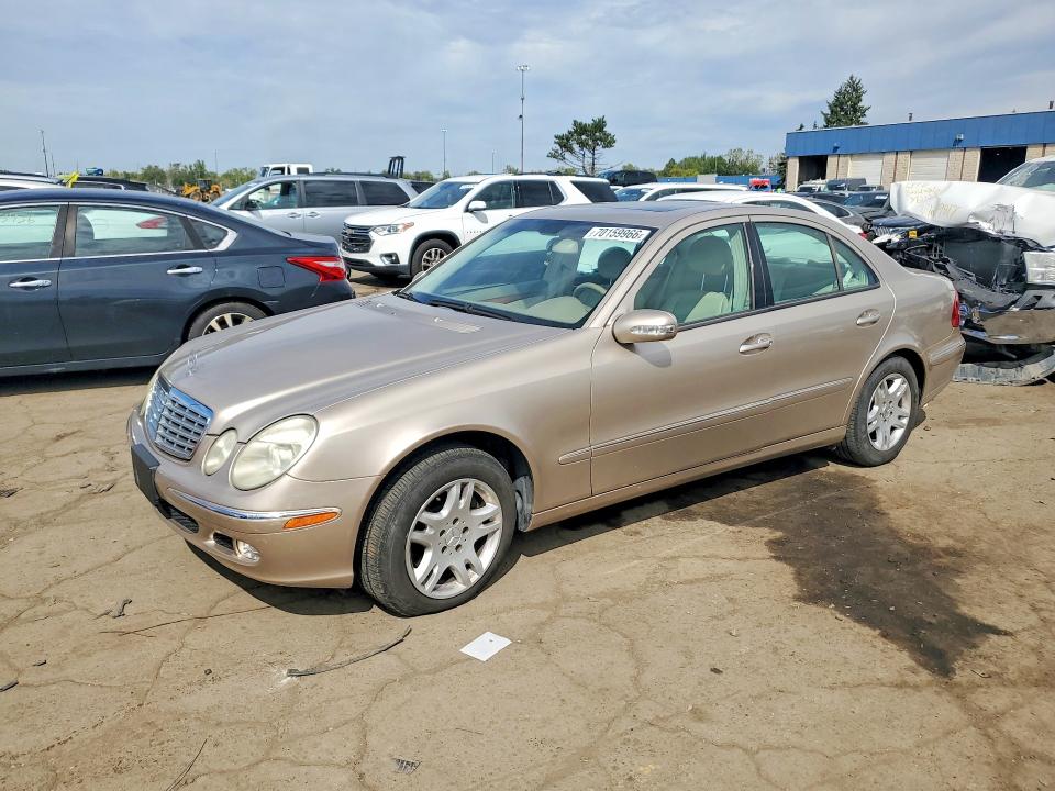 Снимка 1 от търг – 2005 MERCEDES-BENZ E с VIN WDBUF82J35X168586