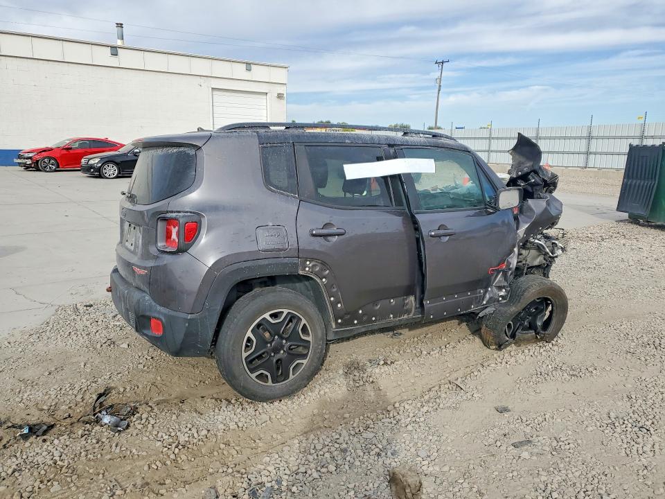 Снимка 3 от търг – 2016 JEEP RENEGADE с VIN ZACCJBCT1GPC93178