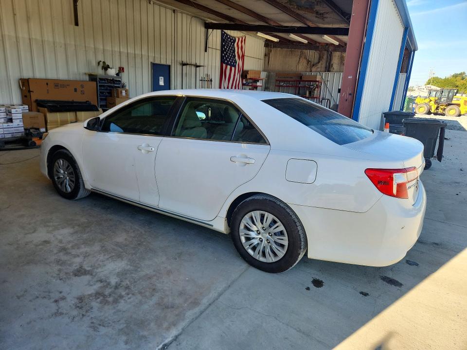 Снимка 2 от търг – 2014 TOYOTA CAMRY с VIN 4T1BF1FK7EU428908