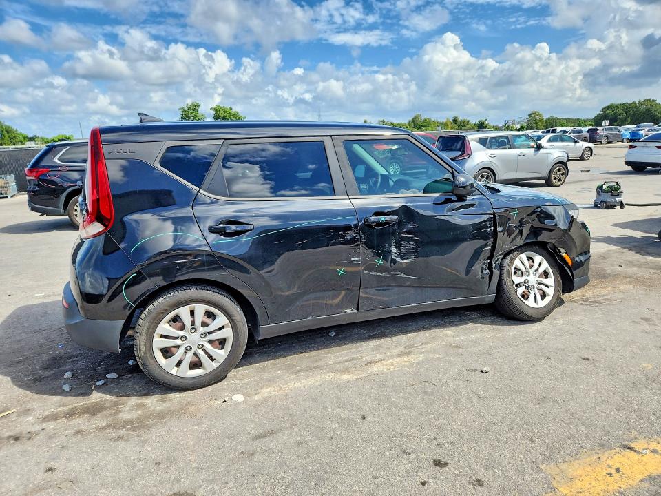 Photo 3 from auction – 2020 KIA SOUL with VIN KNDJ23AU9L7007199