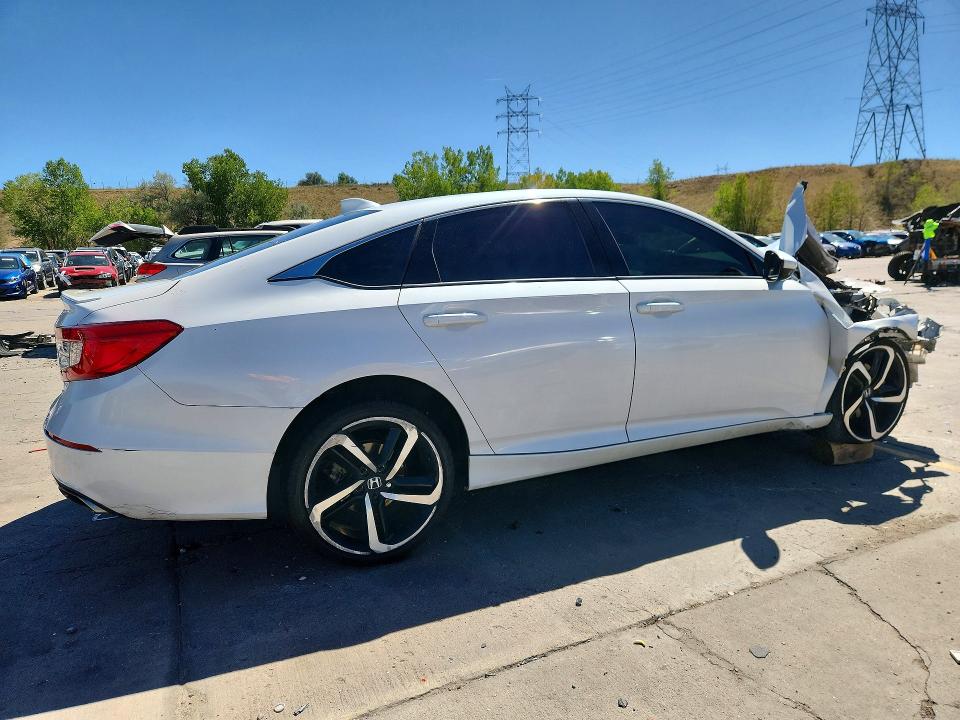 Снимка 3 от търг – 2018 HONDA ACCORD с VIN 1HGCV1F35JA112120
